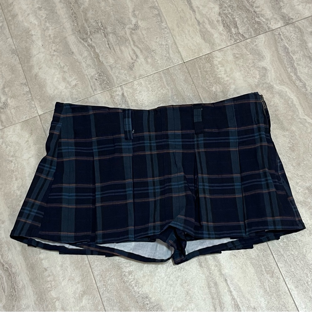 Almost Famous Navy and Green Plaid Women's Shorts